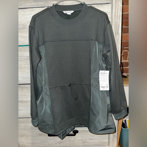 NWT Athleta Triumph Hybrid Crewneck Sweatshirt - Picture 3 of 13